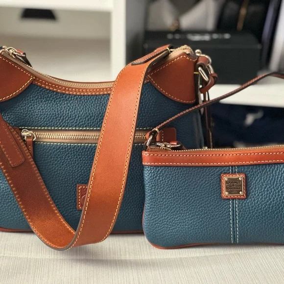 EUC Dooney & Bourke Jean Shoulder Bag with Slim Jean Wristlet - Picture 9 of 10